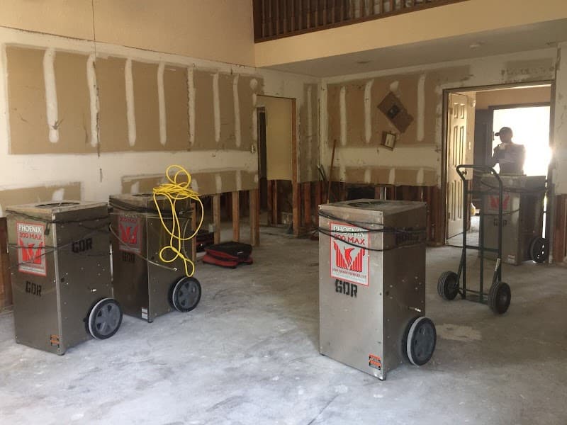 24/7 Water Damage Restoration Service - Roof Repair in Houston