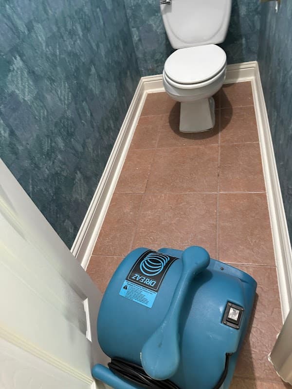 Home & Commercial Restoration LLC - Commercial Roofing in Houston