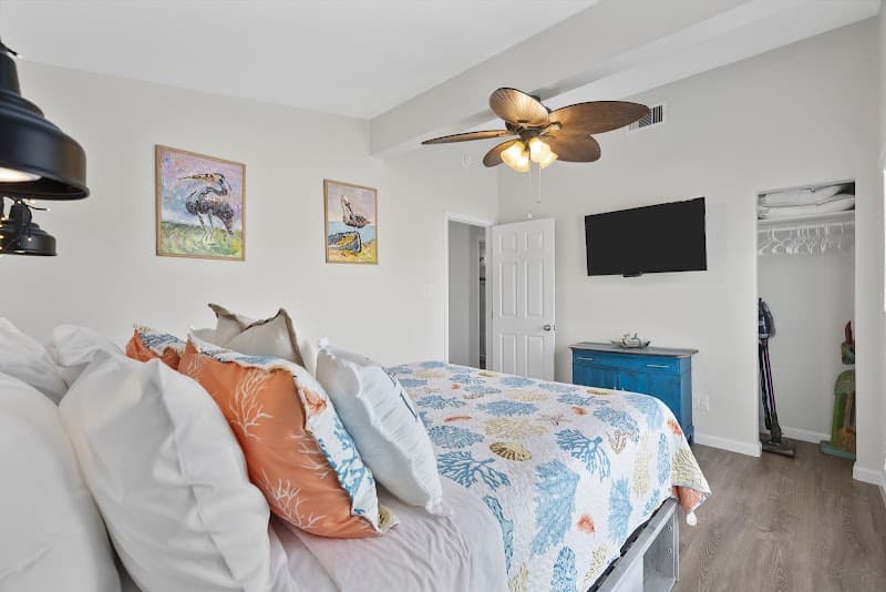 Upper Hand Construction LLC - Residential Roofing in League City